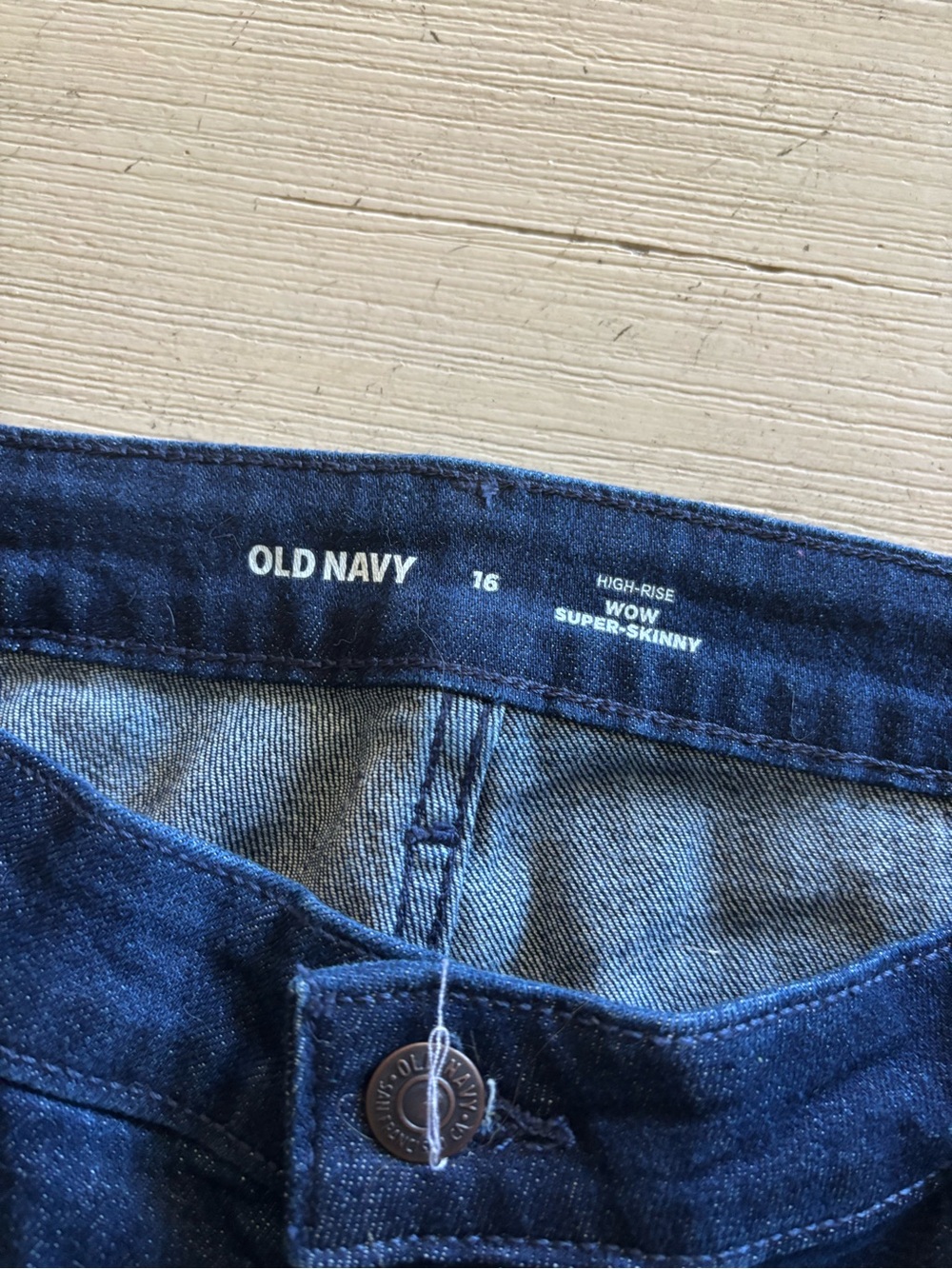 Women's Old Navy High Rise WOW Super Skinny Jeans ~ Size 16 ~ NWT - Picture 3 of 4